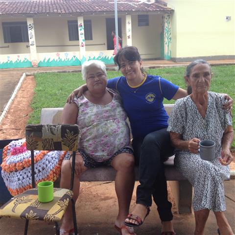  LANCHE NA VILA VICENTINA DE ABAETÉ NA TARDE DO DIA 30 DE MAIO DE 2015