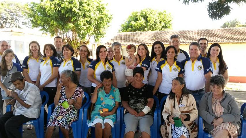  LANCHE NA VILA VICENTINA DE ABAETÉ NA TARDE DO DIA 25 DE JULHO DE 2015