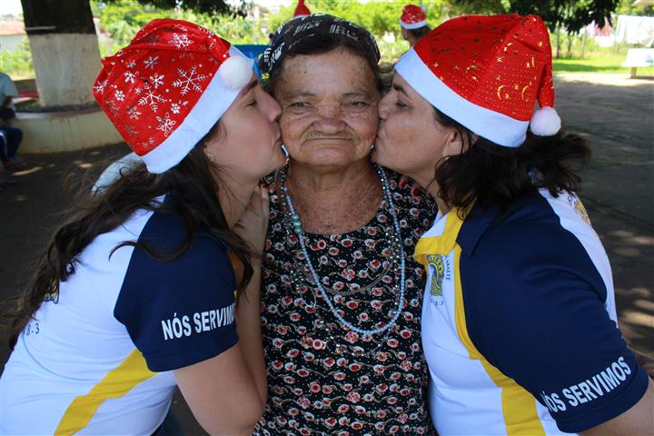  LANCHE DE NATAL NA VILA VICENTINA DE ABAETÉ NA TARDE DO DIA 26 DE DEZEMBRO DE 2015