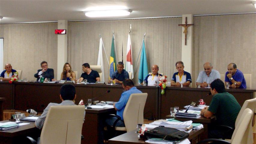  REUNIÃO NA CÂMARA MUNICIPAL DE ABAETÉ – PROJETO DE LEI MUNICIPAL QUE INSTITUI O “DIA MUNICIPAL DE SERVIÇO DE LIONS CLUBE” NO DIA 07 DE DEZEMBRO DE 2015