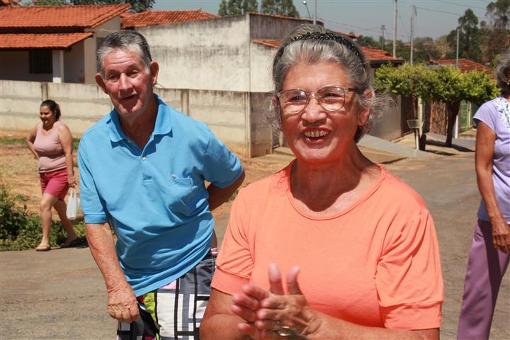  AÇÃO SOLIDÁRIA DO LIONS CLUBE DE ABAETÉ NO DIA 08 DE OUTUBRO DE 2016 – AJUDA NA REFORMA DO NOVO LAR DE PEDRO E MARTA