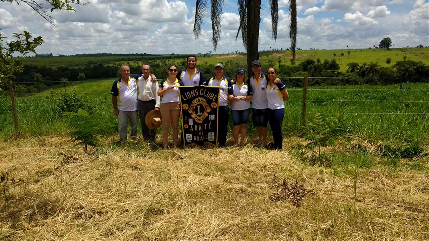 AÇÃO SOLIDÁRIA DO LIONS CLUBE DE ABAETÉ, PLANTIO E DOAÇÃO DE 140 MUDAS DE MATA NATIVA – FAZENDA JOSE VICENTE NO DIA 21 DE JANEIRO DE 2017